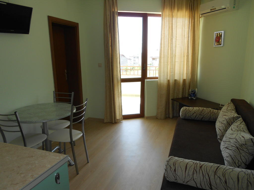 Family Hotel Amore Byala  Bilik gambar