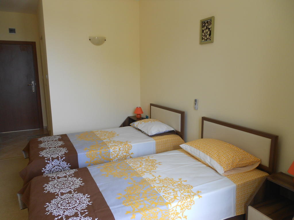 Family Hotel Amore Byala  Bilik gambar