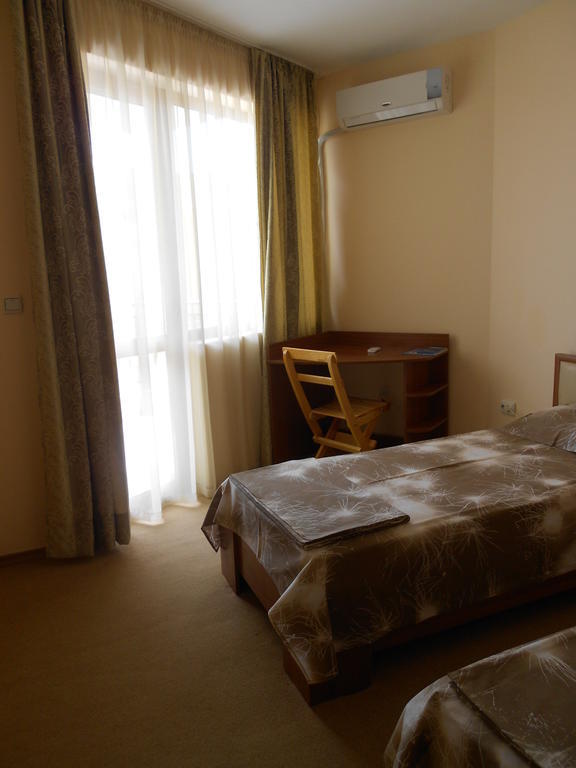Family Hotel Amore Byala  Bilik gambar