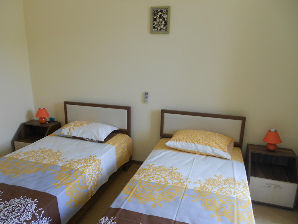 Family Hotel Amore Byala  Bilik gambar